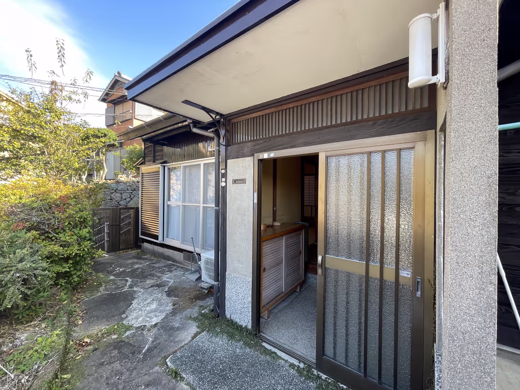 Nagasaki Private Tour - 60-year-old Japanese house