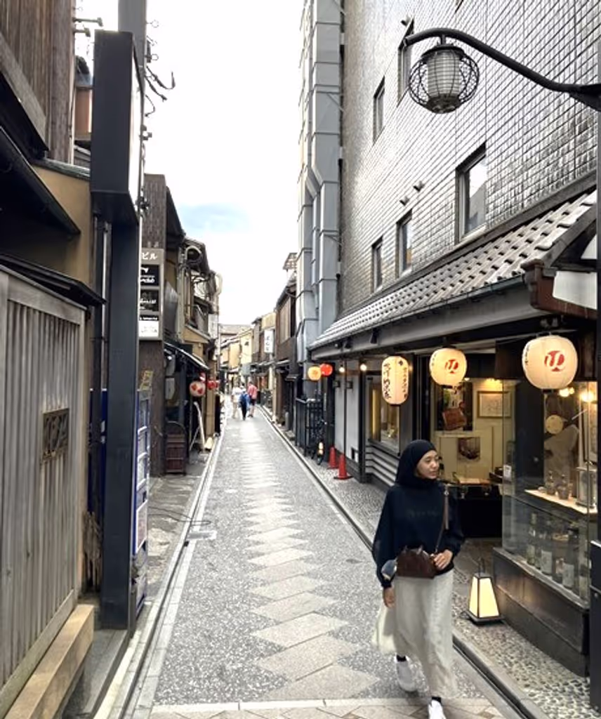 Kyoto Private Tour - Pontocyo Footpath
