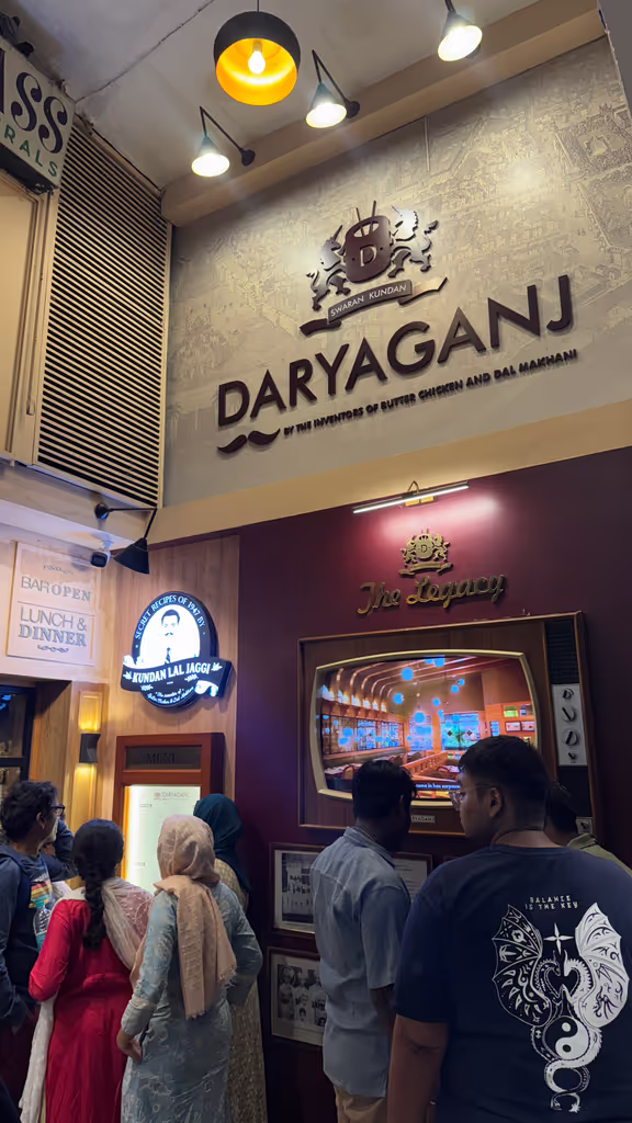 Delhi Private Tour - Daryganj stop for the best butter chicken