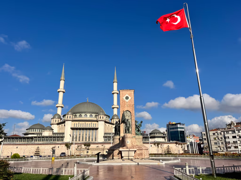 Istanbul Private Tour - Taksim square