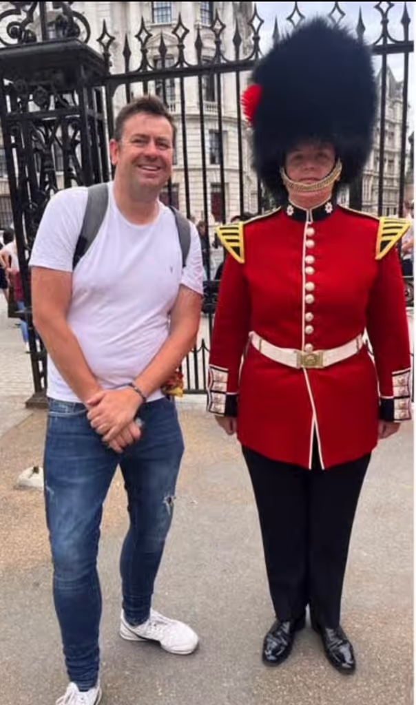 London Private Tour - Alan and a Guard
