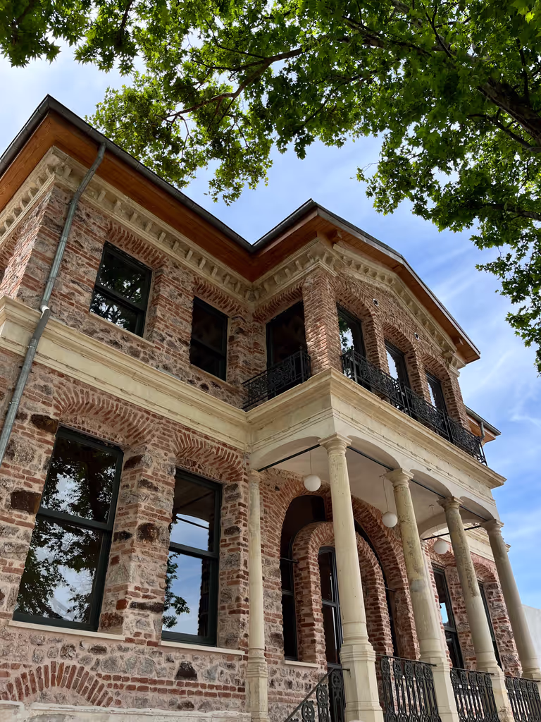 Istanbul Private Tour - taş mektep