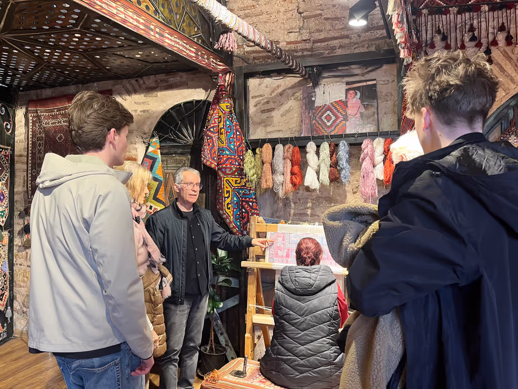 Istanbul Private Tour - weaving process