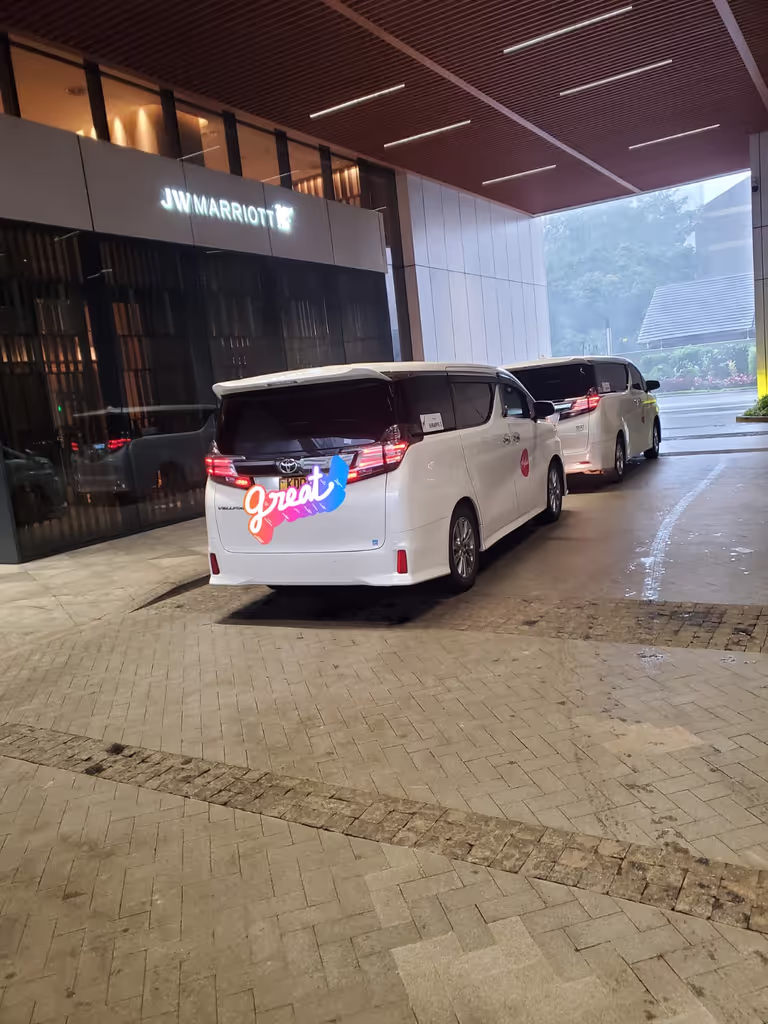 Nairobi Private Tour - Pick up Van