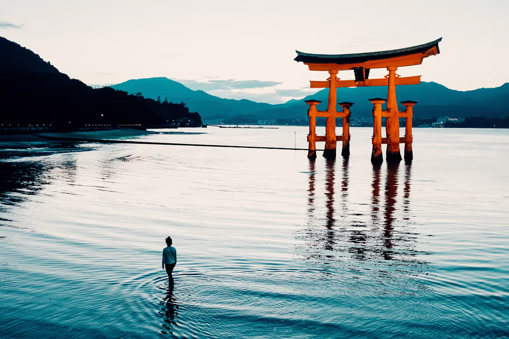 Hiroshima Private Tour - High tide Torii Gate