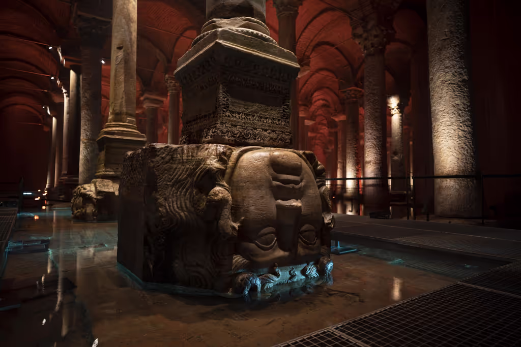 Istanbul Private Tour - basilica cistern Medusa
