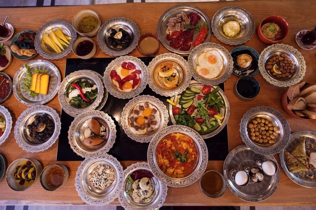 Istanbul Private Tour - Deraliye meze