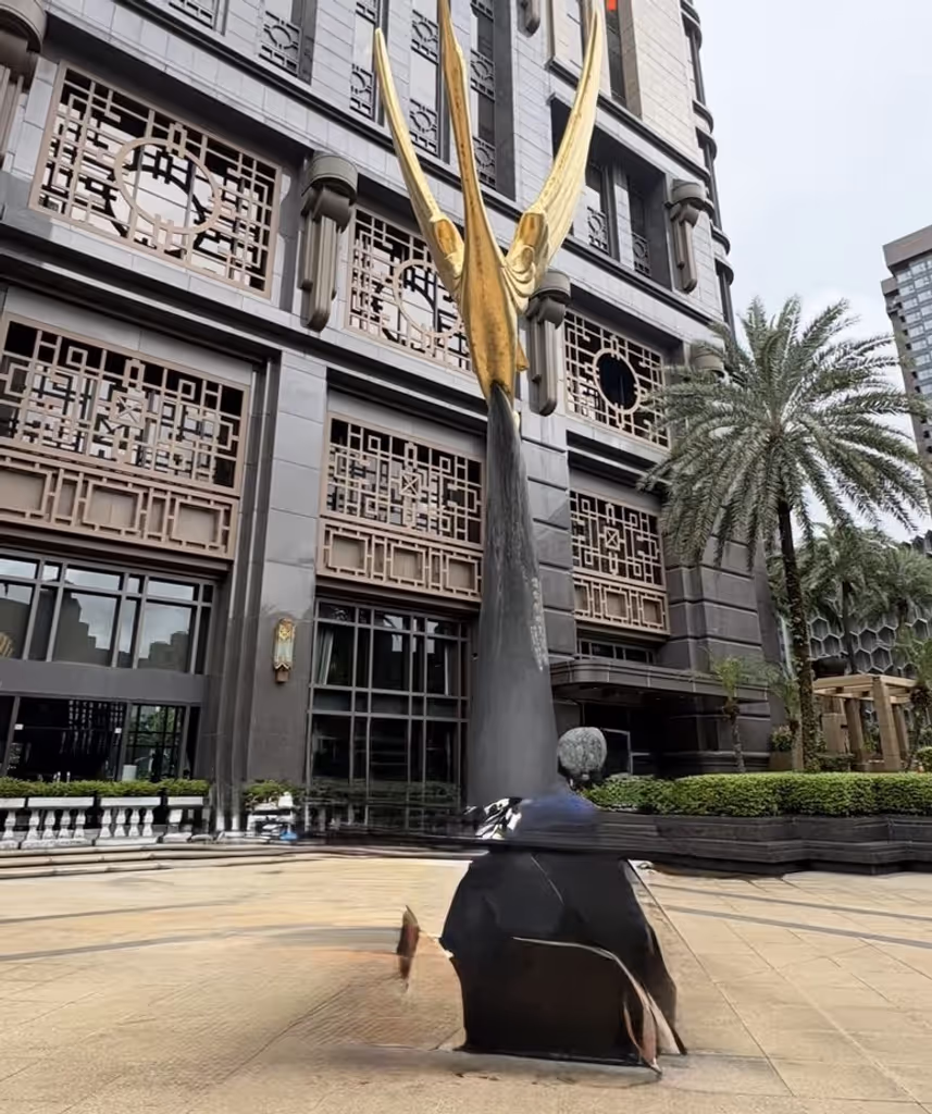 Singapore Private Tour - Parkview Square