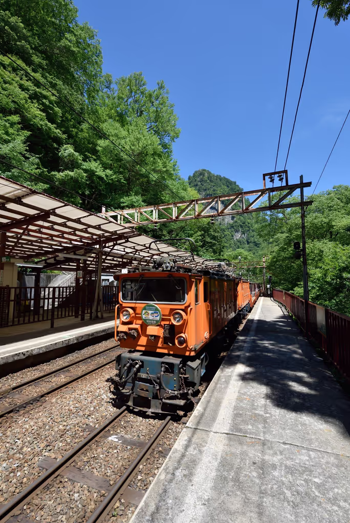 Toyama Private Tour - Kurobe Gorge Trolly