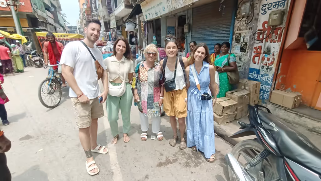 Varanasi Private Tour - Meet new friends