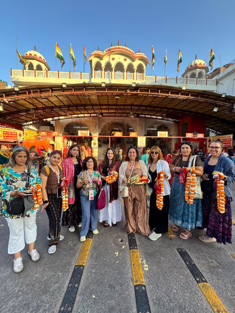Jaipur Private Tour - Hanuman Temple With Guest