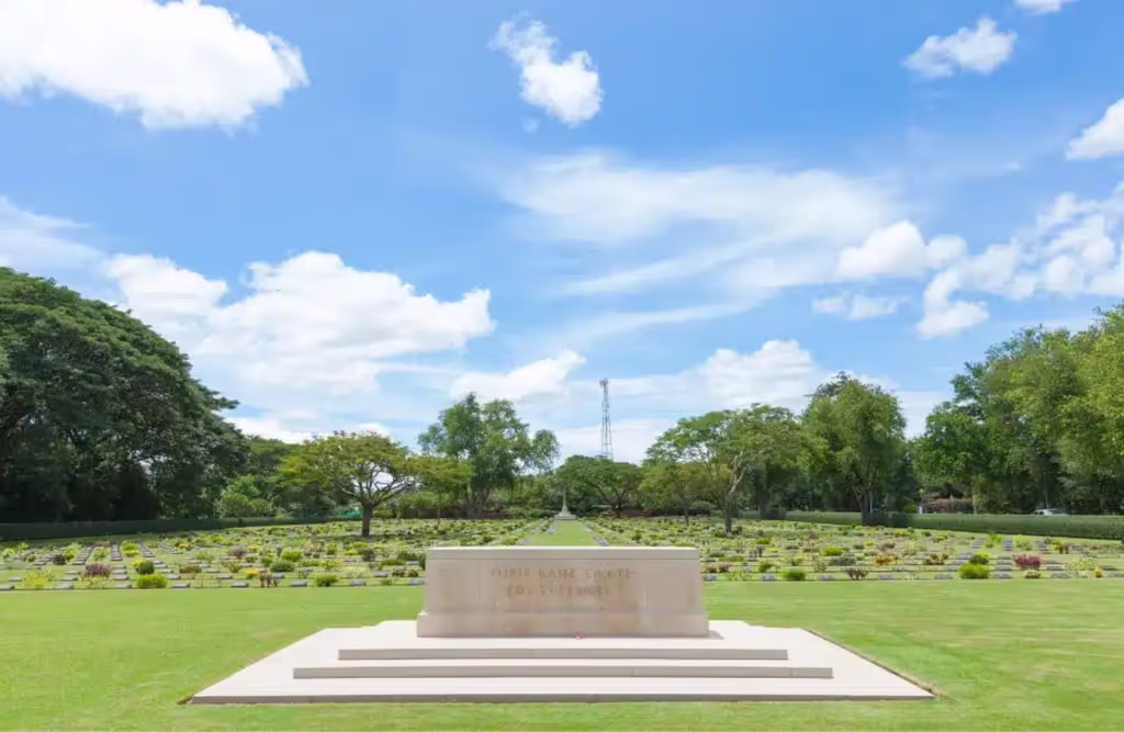 Bangkok Private Tour - Walk through history and honor the past