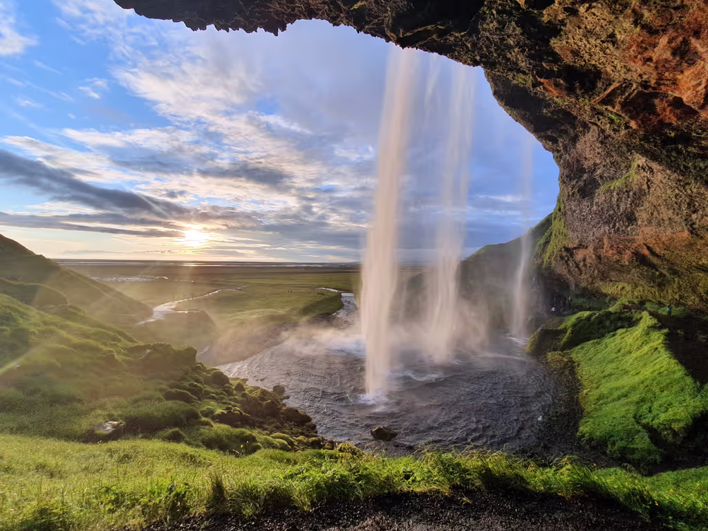 Reykjavik Private Tour - Seljalandsfoss Waterfall