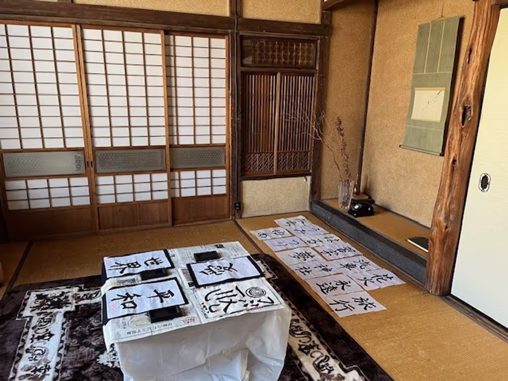 Saitama Private Tour - Japanese tatami room with alcove