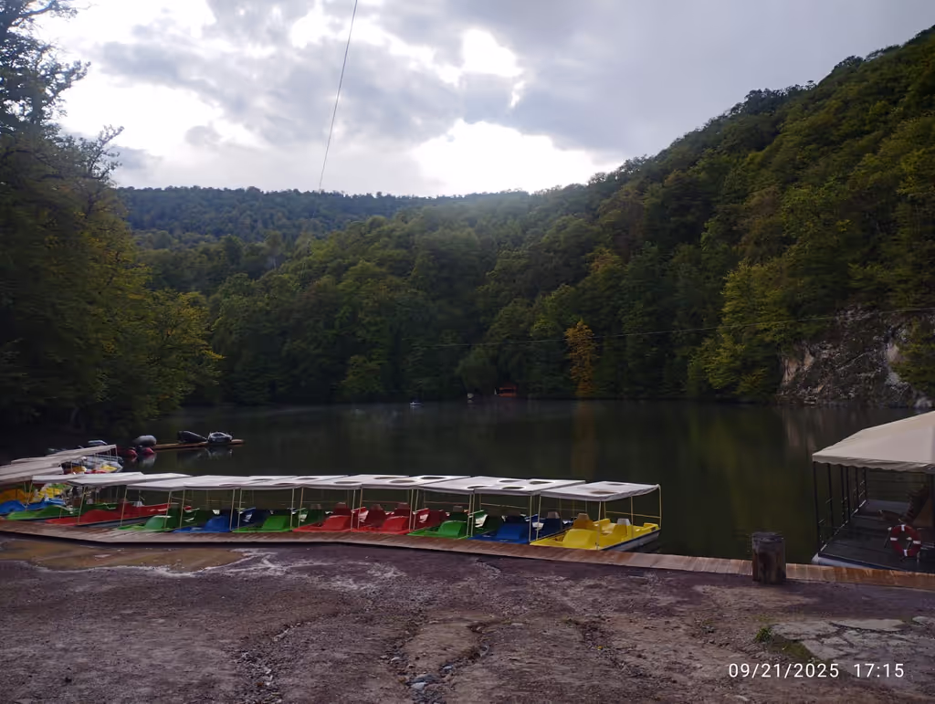 Yerevan Private Tour - Parz lake