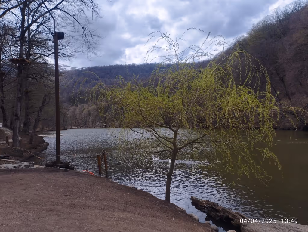 Yerevan Private Tour - Parz lake