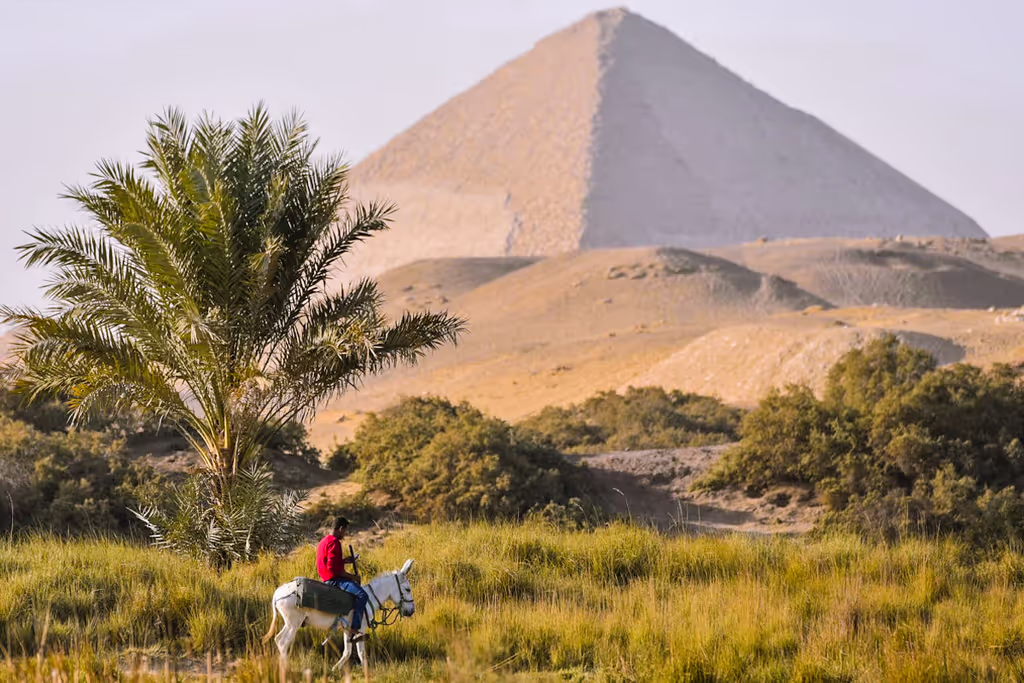 Giza Private Tour - The Red Pyramid at Dahshur