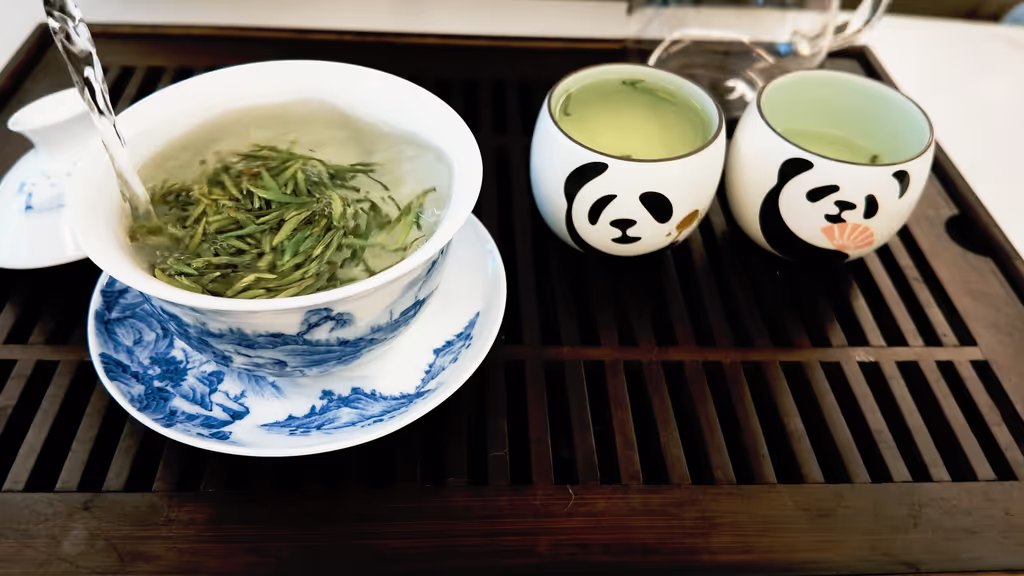 Chengdu Private Tour - TEA CEREMONY | Zen Buds in Jingdezhen Porcelain