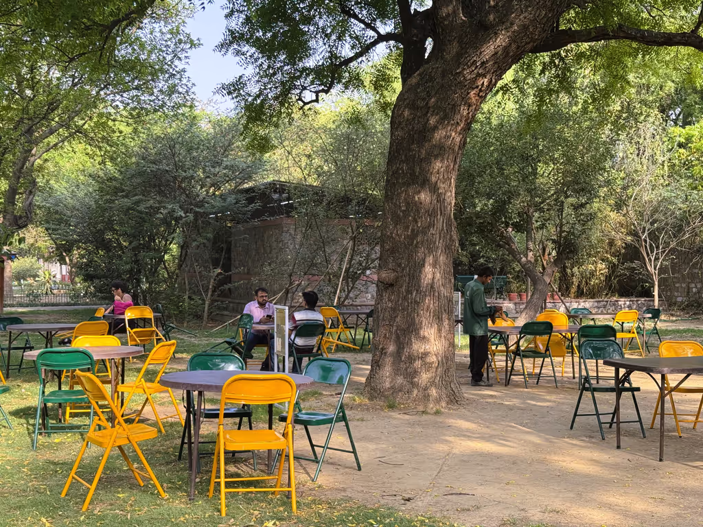 Delhi Private Tour - Sitting area of farmers market