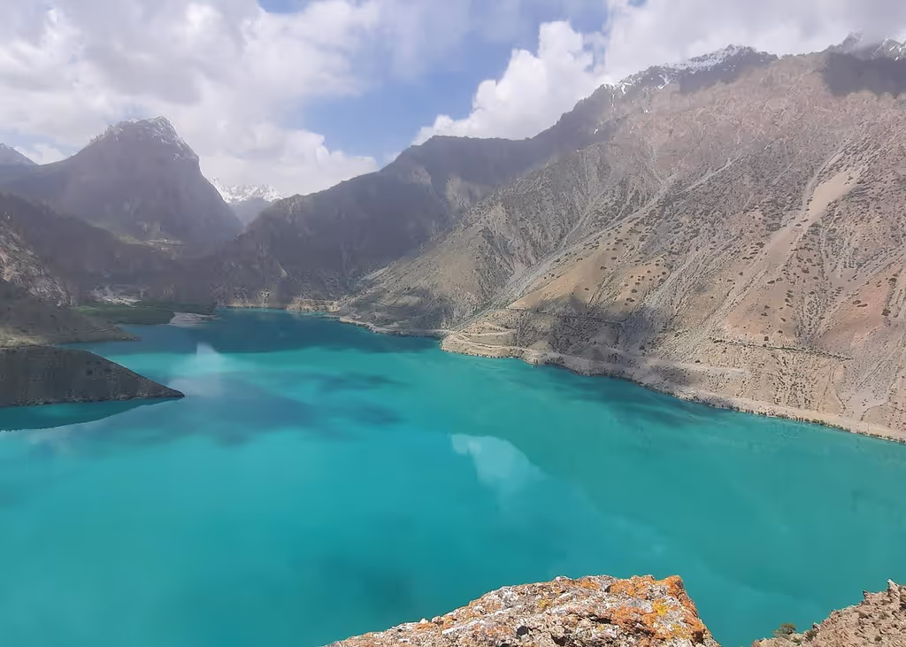 Sughd Private Tour - View of Iskandarkul on sunny days