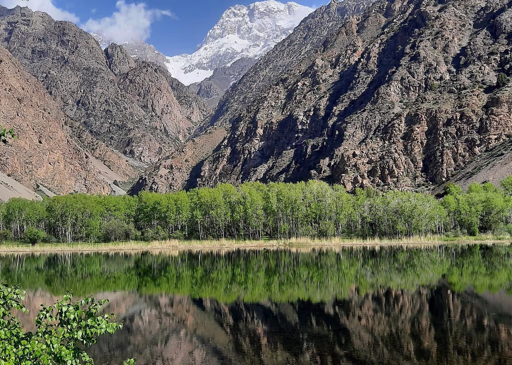 Sughd Private Tour - View of the Snake lake