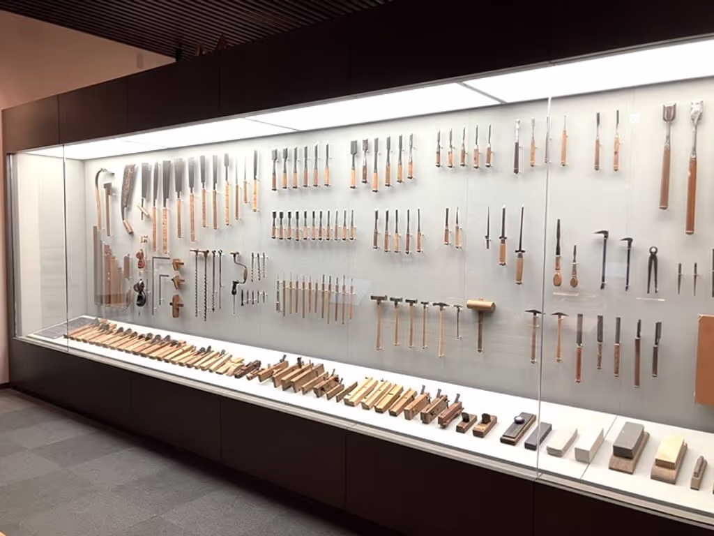 Kobe Private Tour - 1000 set of carpentry tools