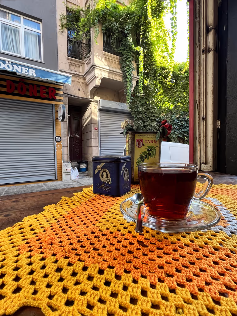 Istanbul Private Tour - naftalin cafe