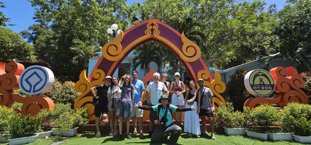 Da Nang Private Tour - Begin with the big group from UK