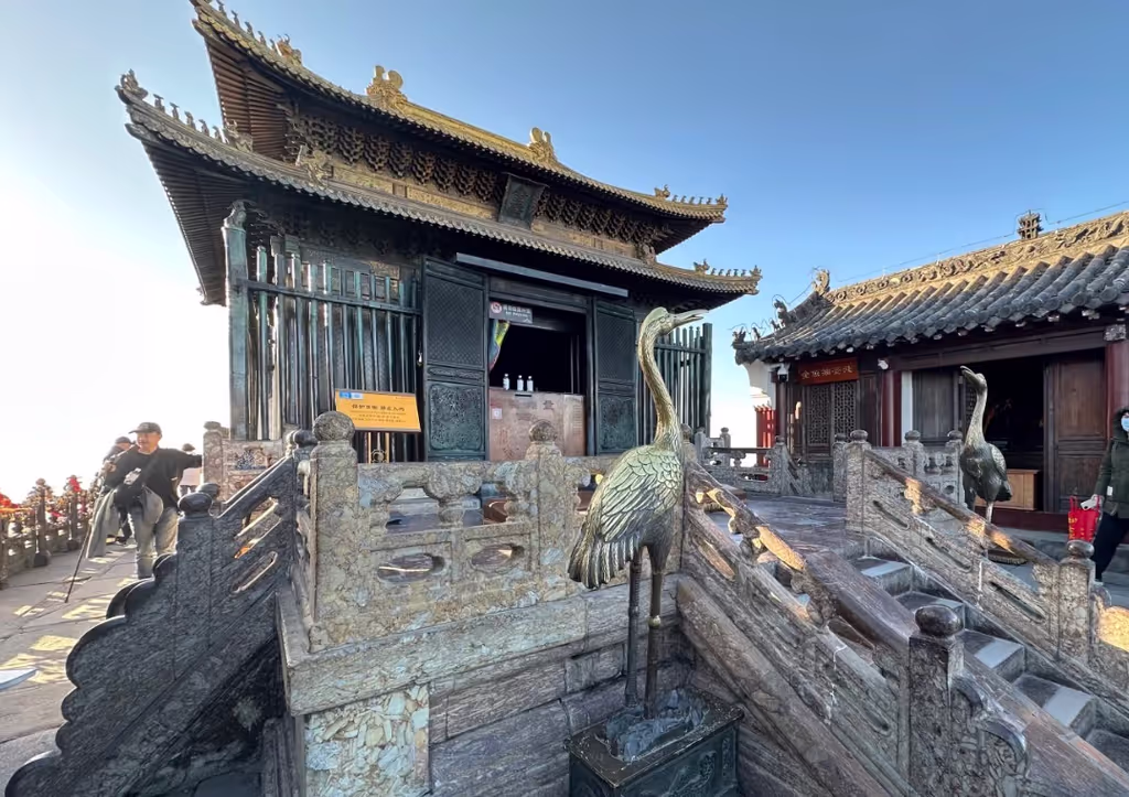 Wuhan Private Tour - Little Temple on the middle of the mountain
