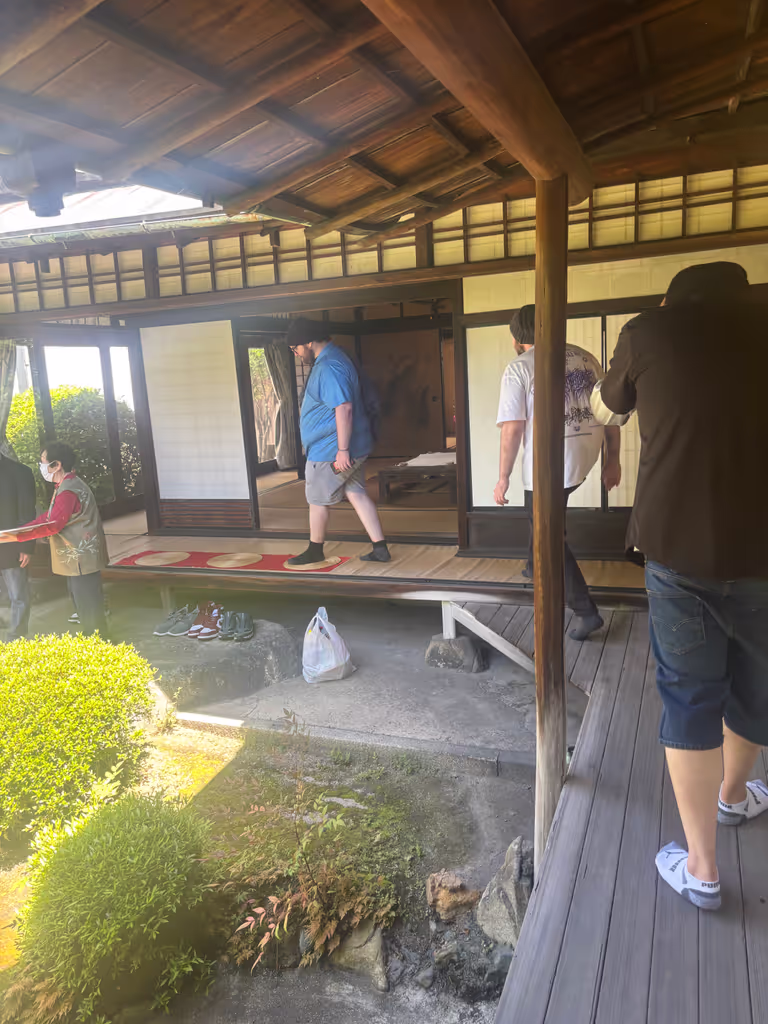 Hiroshima Private Tour - Maybe you will talk with locals;)