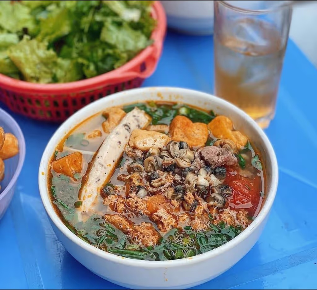 Hanoi Private Tour - bun Rieu oc - snail noodles