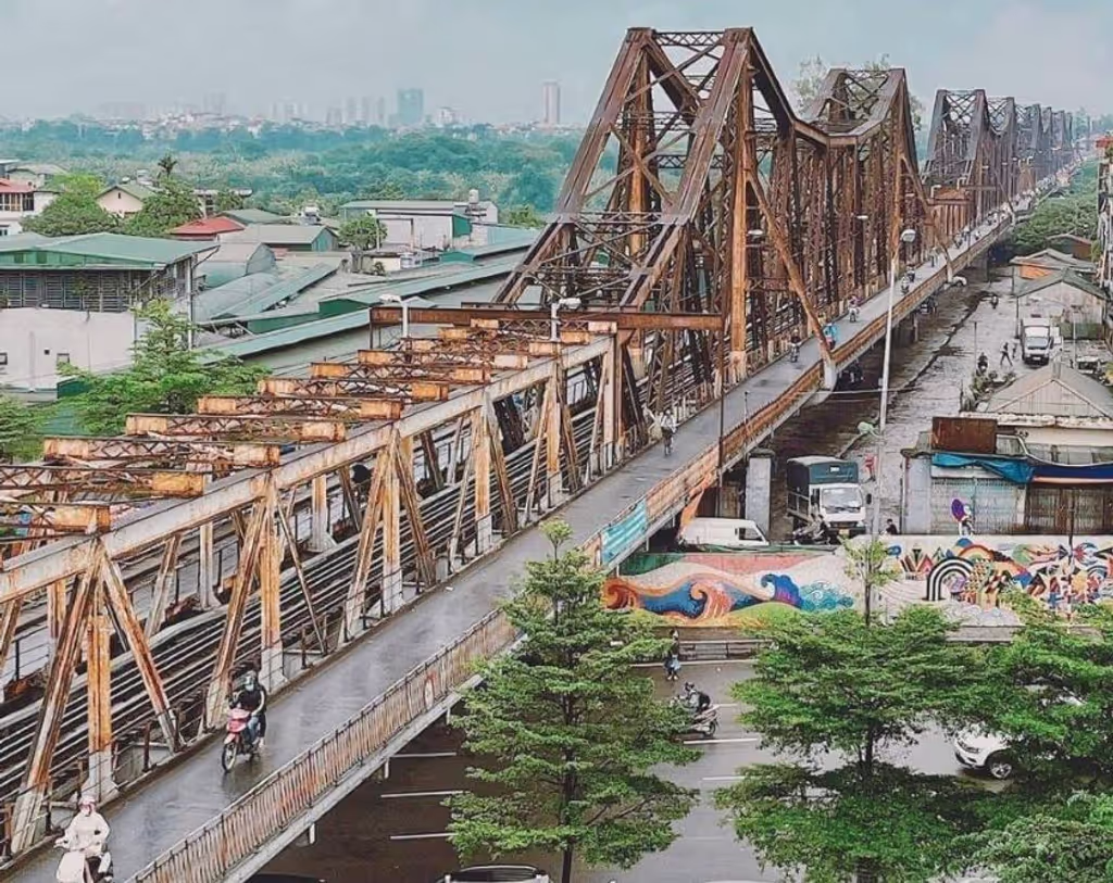Hanoi Private Tour - Long Bien bridge