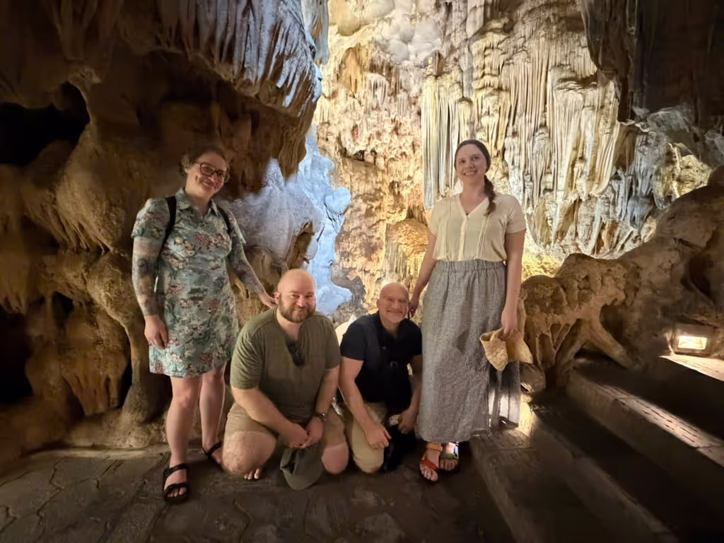 Hanoi Private Tour - Thien Cung cave