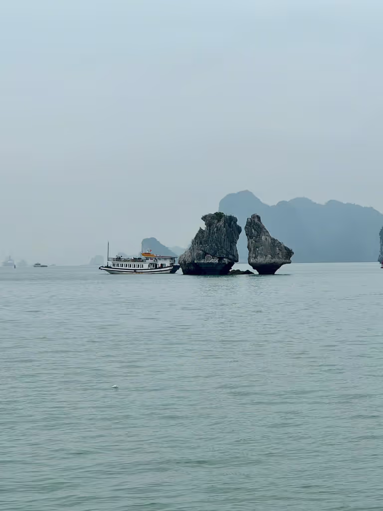 Hanoi Private Tour - Chicken rocks