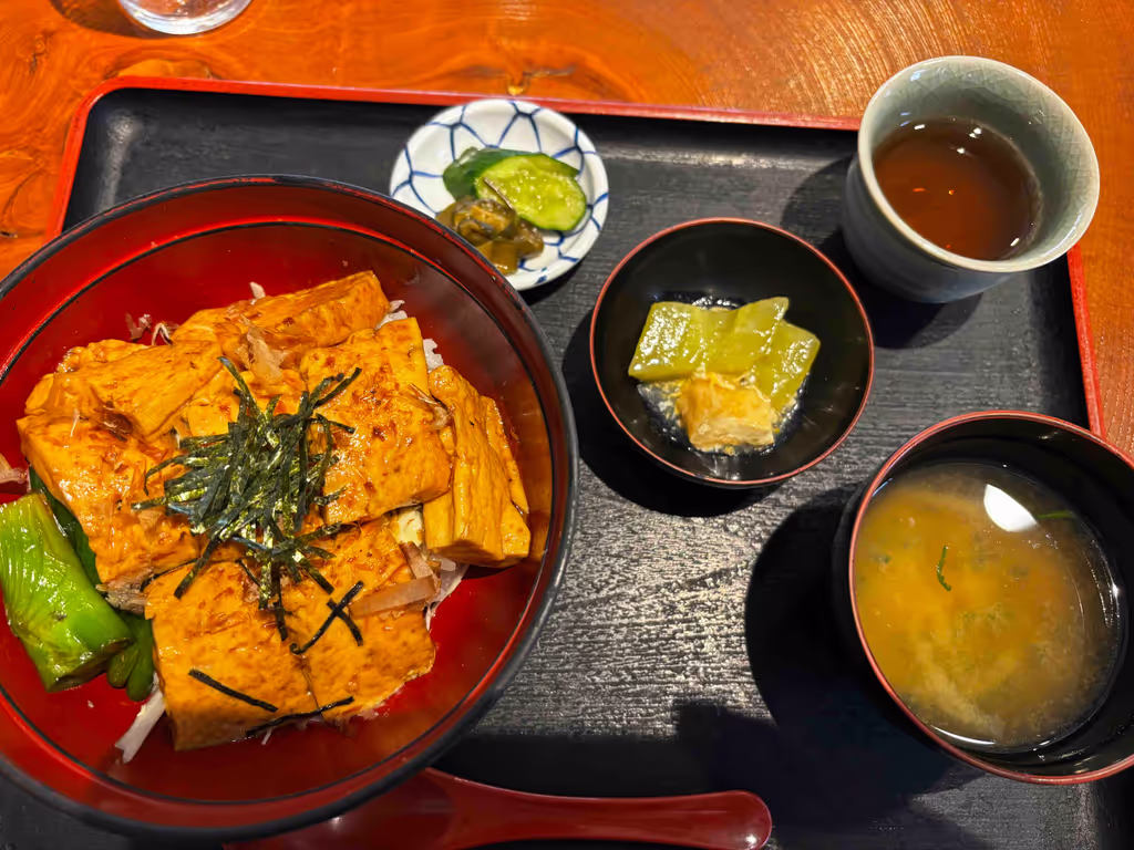 Kanazawa Private Tour - Simple but delicious lunch in Gokayama