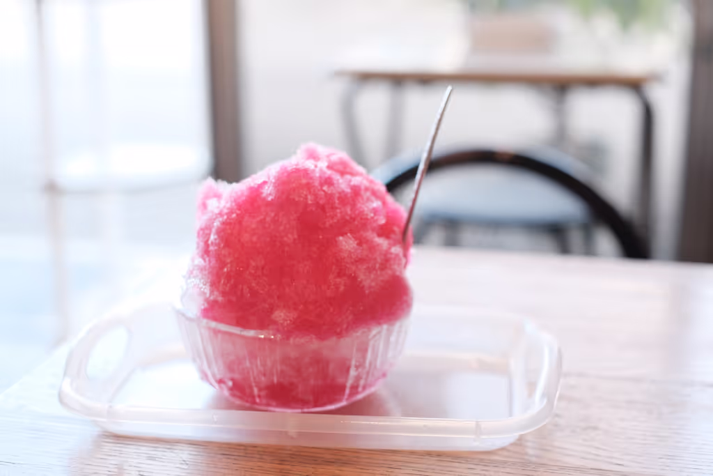 Toyama Private Tour - shaved ice for summer (strawberry-taste)