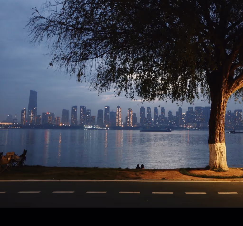 Wuhan Private Tour - Yangze River Park in Evening