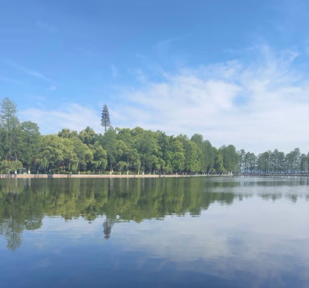 Wuhan Private Tour - East Lake