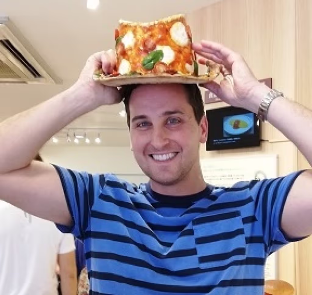 Tokyo Private Tour - (Fake) Pizza hat!!