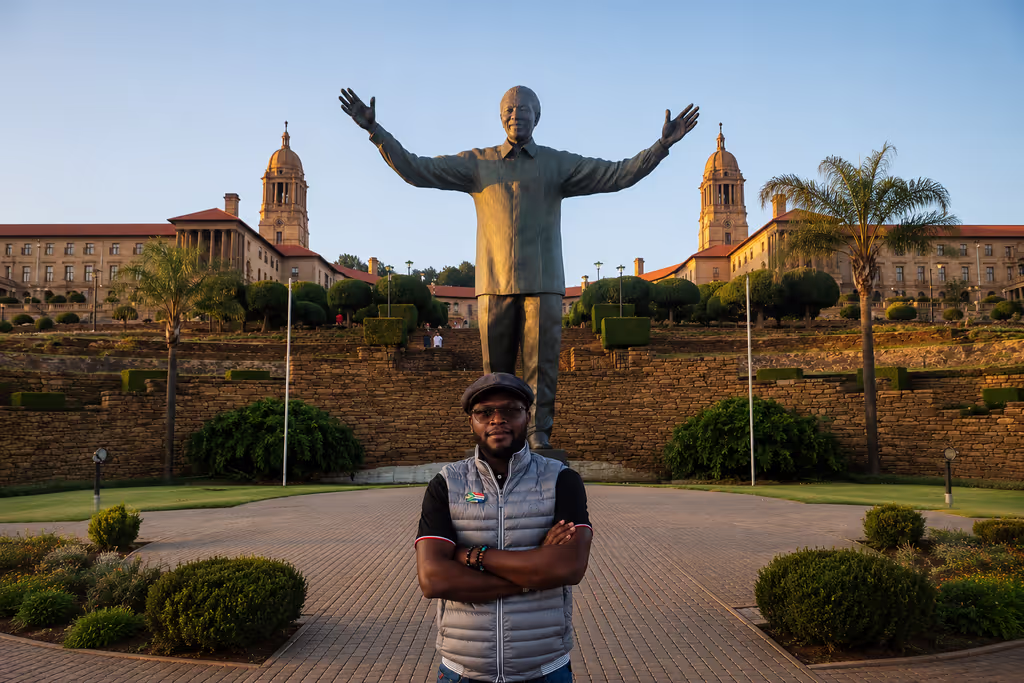 Pretoria Private Tour - Mandela's statue