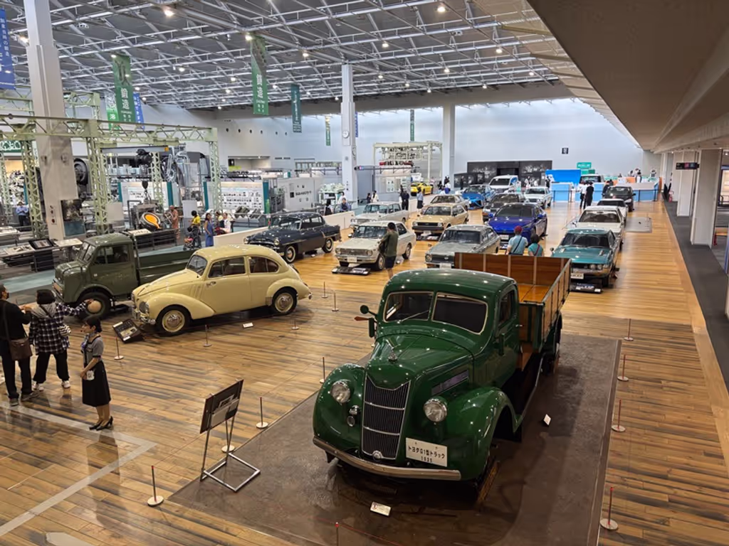 Nagoya Private Tour - Retro cars in Toyota commemorative museum