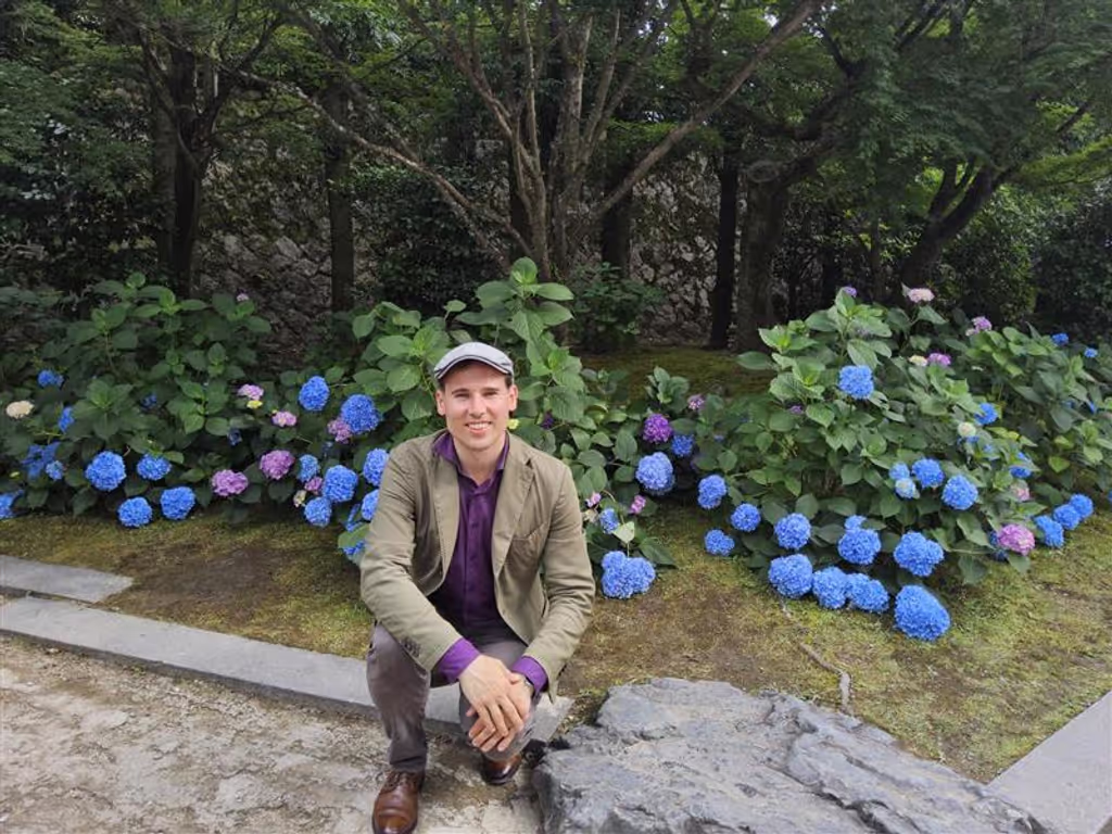 Kyoto Private Tour - Beautiful Flowers inside Byodoin