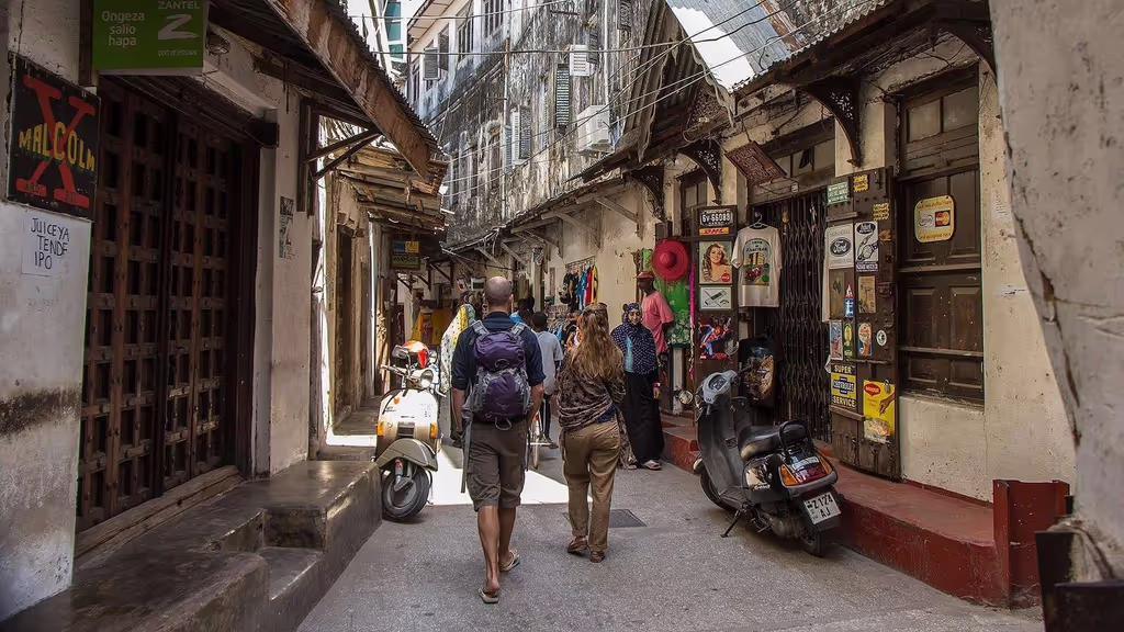 Zanzibar Private Tour - Walking through the charming streets of Zanzibar