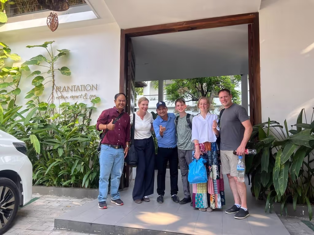 Phnom Penh Private Tour - take photos before say good bye