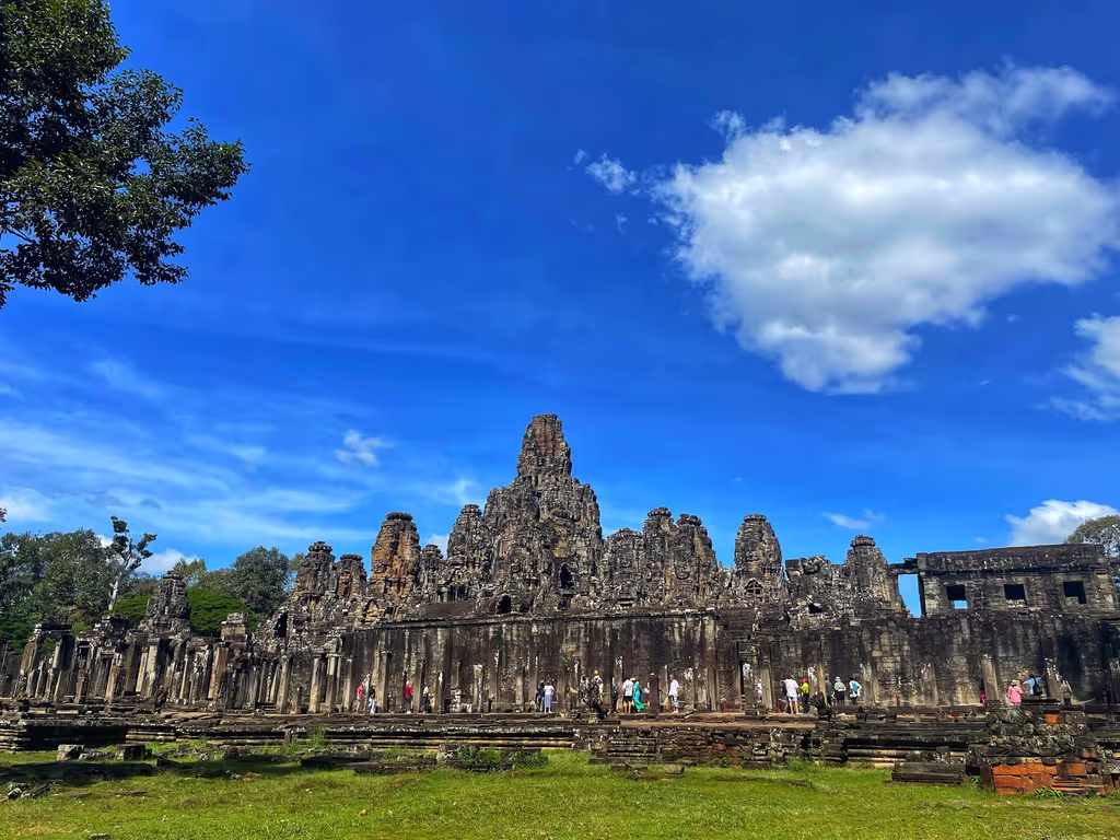 Siem Reap Private Tour - Amazing temple of Bayon
