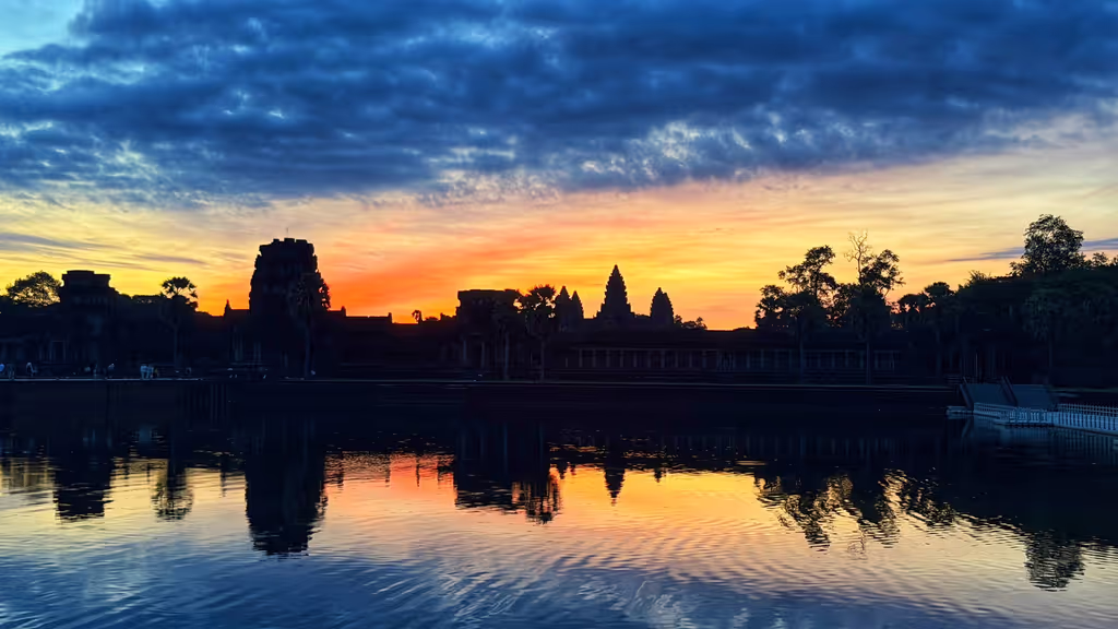 Siem Reap Private Tour - Sunrise at Angkor Wat