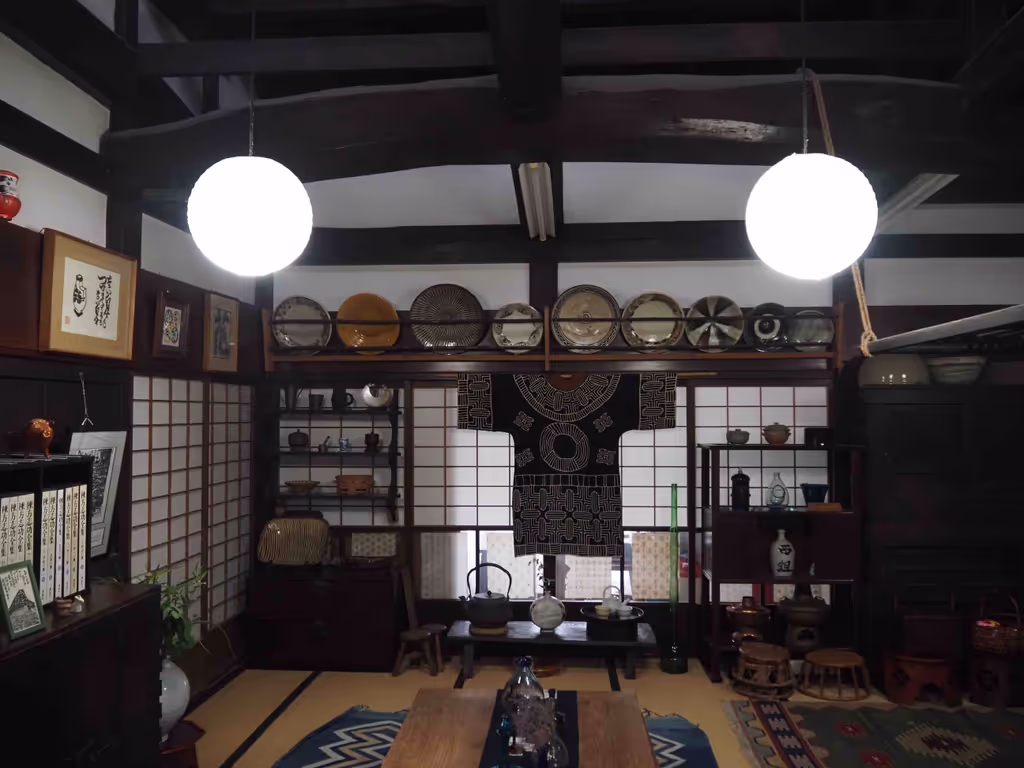 Toyama Private Tour - Collections of Mingei Crafts