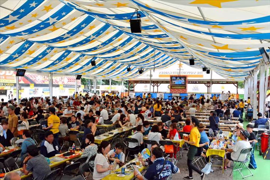 Sapporo Private Tour - the Sapporo Odori Beer Garden