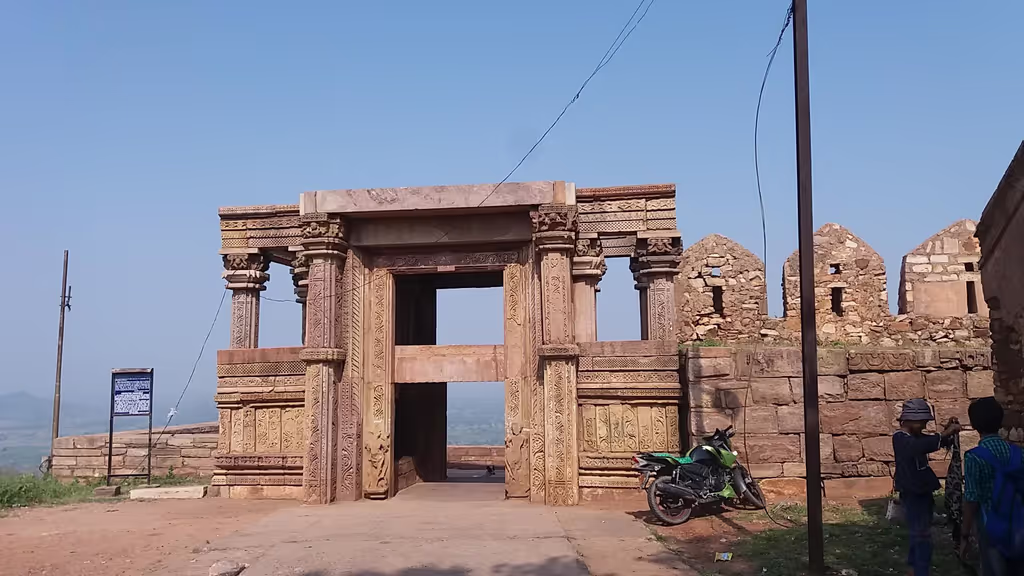 Khajuraho Private Tour - Kalinjar Fort