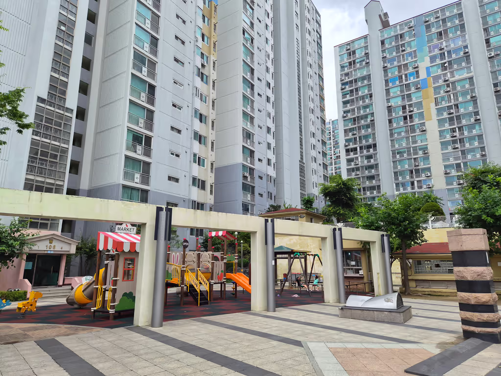 Seoul Private Tour - Korean apartment complex